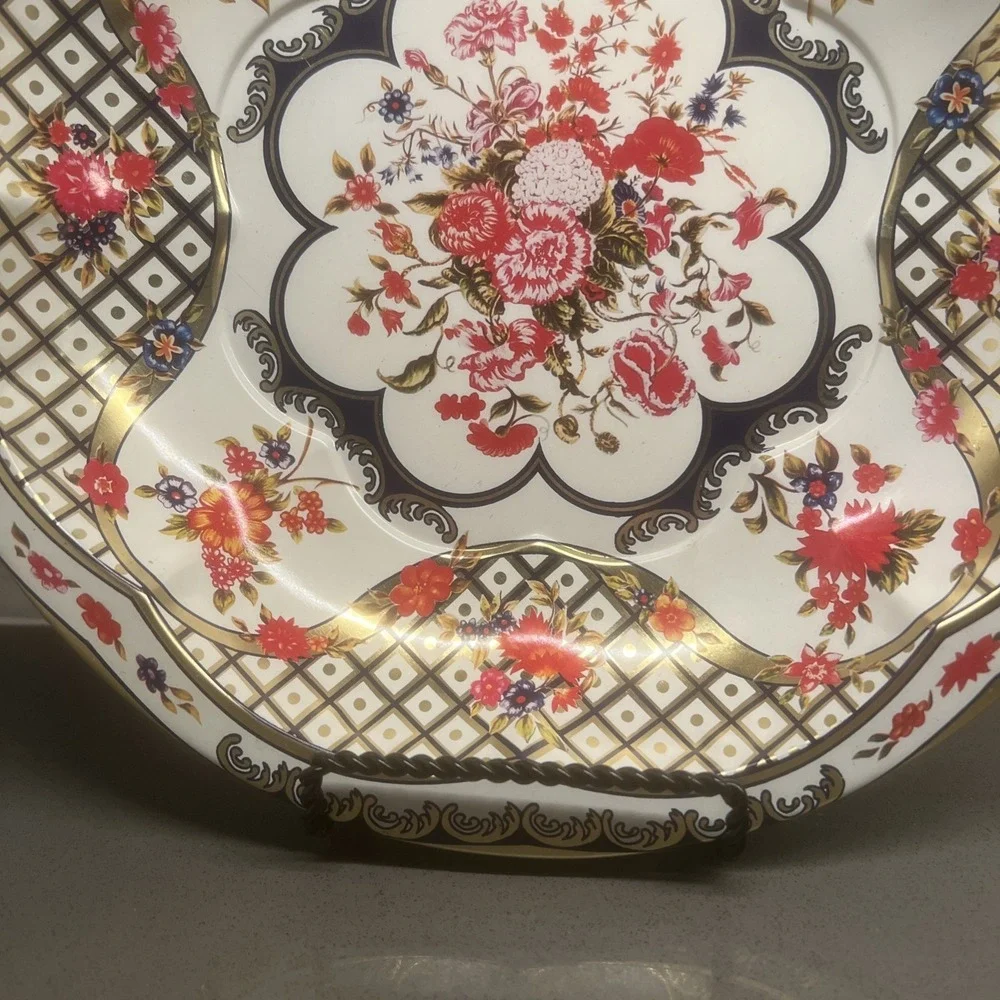 Vintage Tin bowl by The Tin Box Company of America Floral Patern  10.5